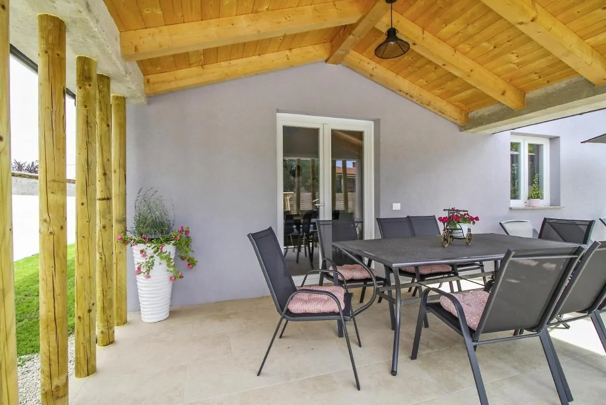 Vila Natascha In Pamici - Haus Fuer 6 Personen